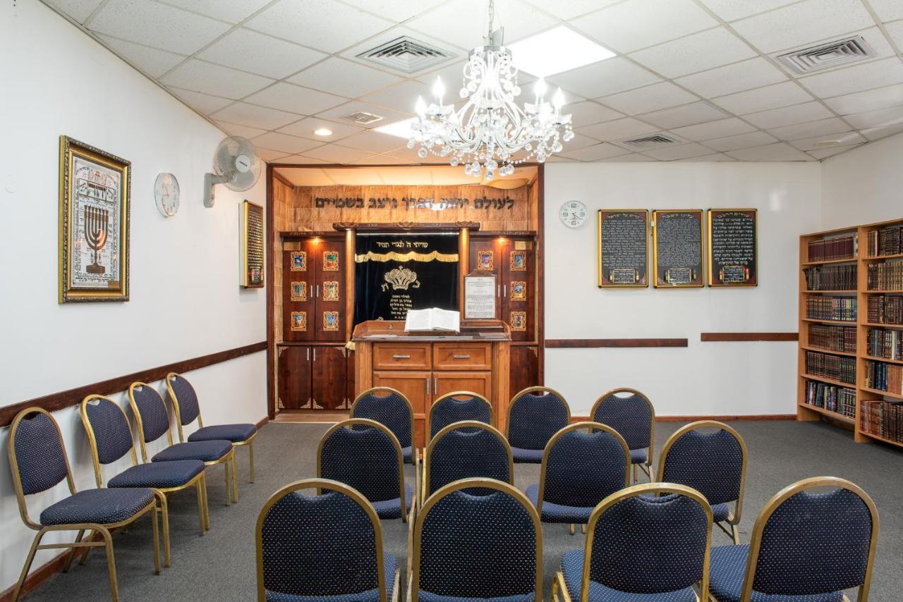 Vert Hotel Eilat By Afi Hotels Exterior photo The synagogue at the Yeshiva