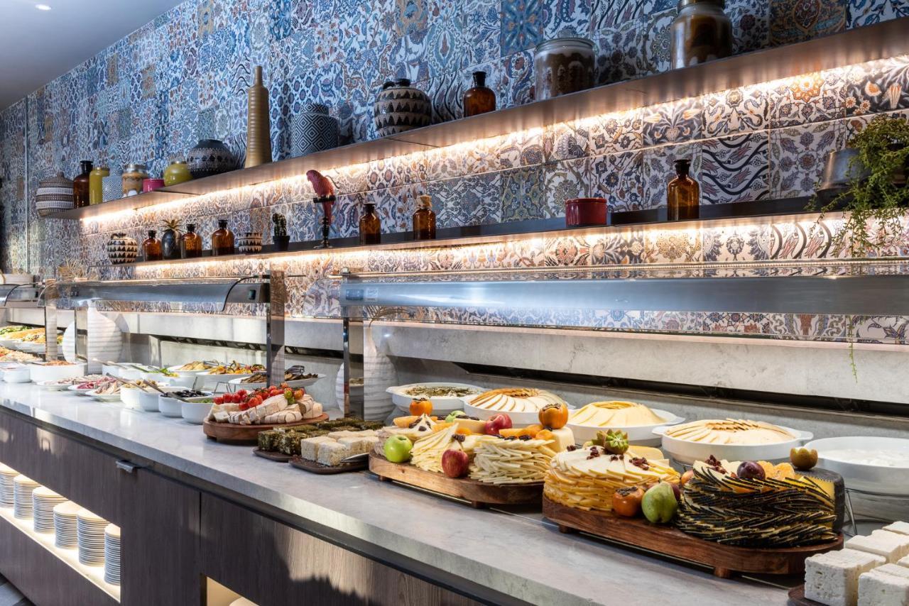 Vert Hotel Eilat By Afi Hotels Exterior photo The buffet at the restaurant