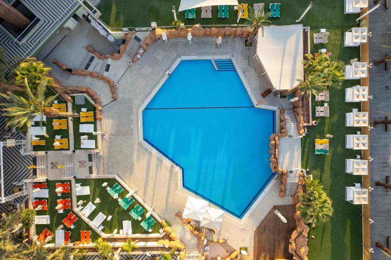 Vert Hotel Eilat By Afi Hotels Exterior photo Aerial view of the pool at the Hard Rock Hotel