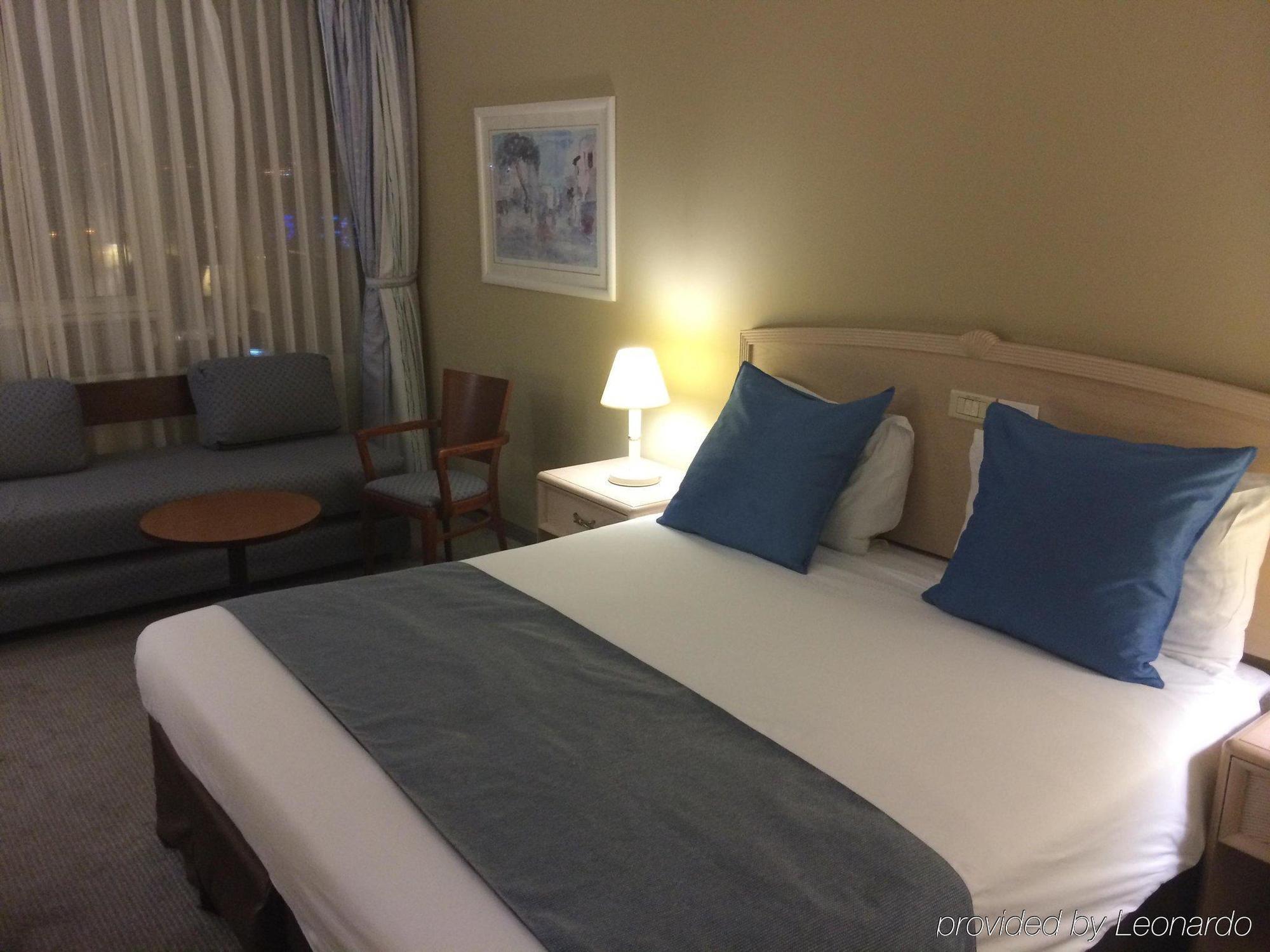 Vert Hotel Eilat By Afi Hotels Exterior photo A room at the hotel